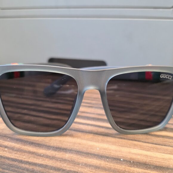 GUCCI Oversized Gray Transparent Sunglasses – Made in Italy | Unisex Designer Ey - Picture 2 of 9